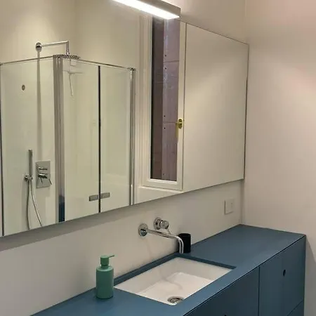 아파트 Luxury Attic In The - Garage Prenotabile 파르마