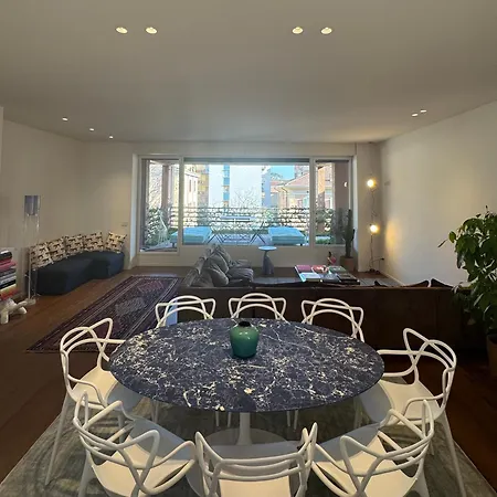 Luxury Attic In The - Garage Prenotabile Апартаменты *